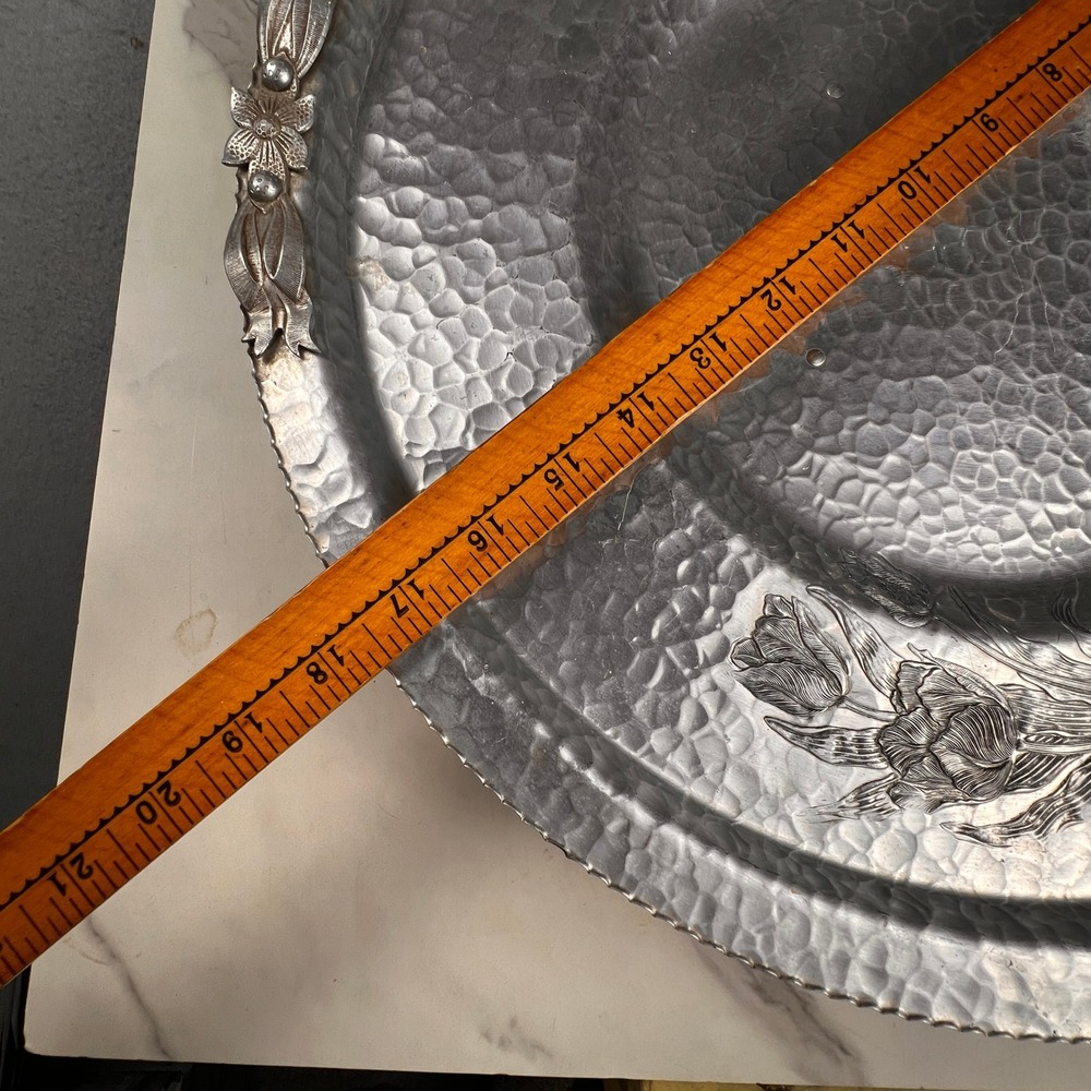 Vintage Hammered Aluminum Footed Serving Tray Silver Tulip Floral Scalloped 14.5 - Picture 4 of 16